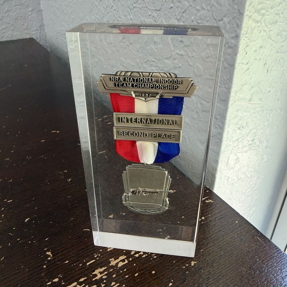 NRA 1987 National Indoor Team Championship Award Medal Vintage Lucite